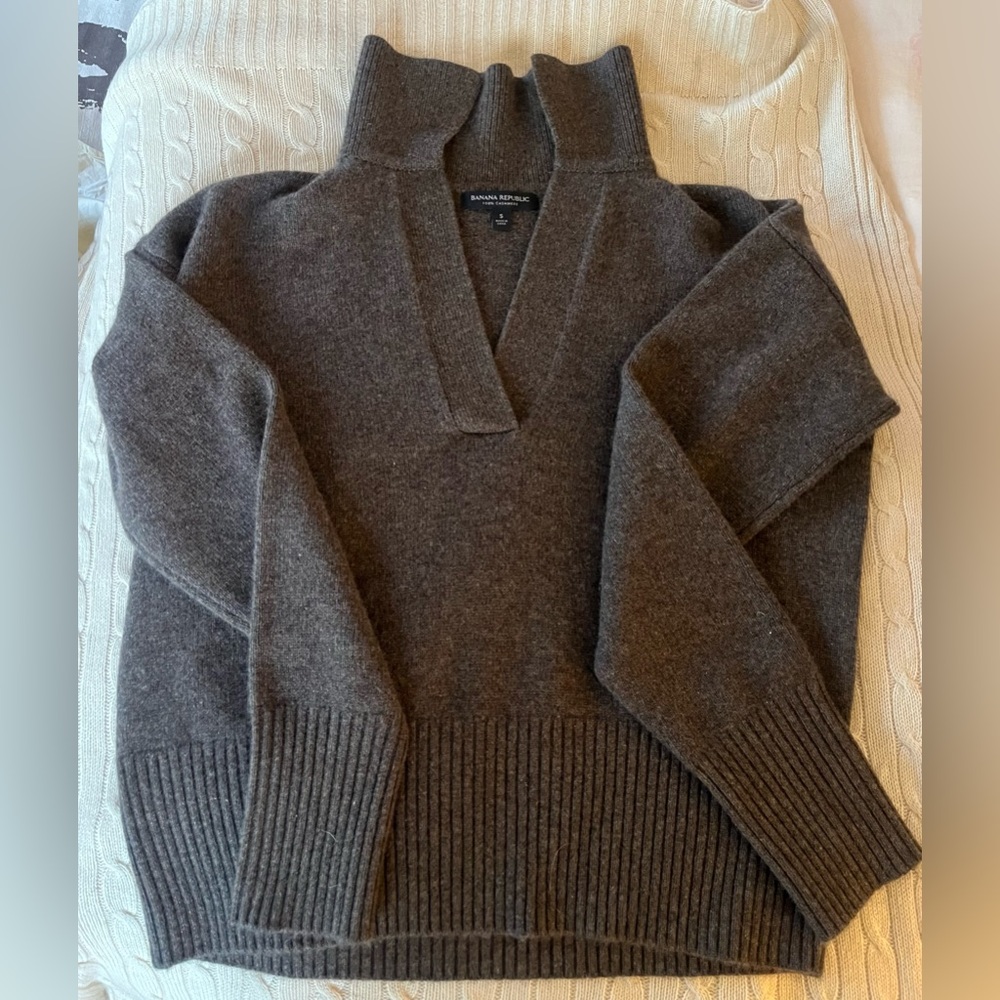 Banana Republic Collared Cashmere sweater